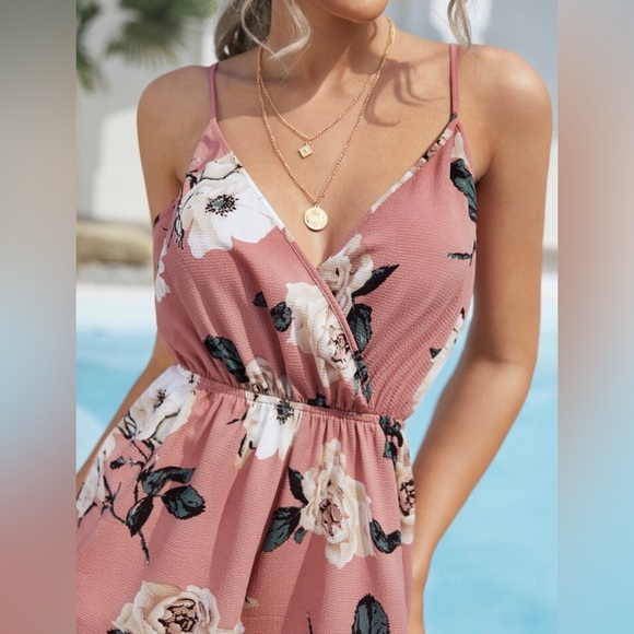 🔥 SIZE S/4 FLORAL SURPLICE NECK CAMI ROMPER!! GREAT CONDITION!🔥 - Picture 5 of 5